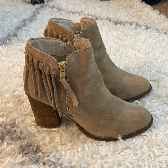 Size 8.5 Aldo Fringe Block Heeled Bootie - Picture 3 of 12